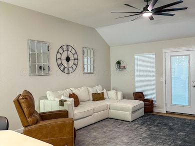 6232 Oakcrest Ln, Amarillo, TX 79109 - photo 2