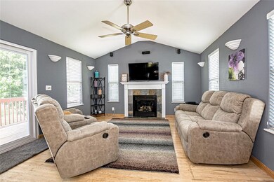 523 Crestview Ct, Center Point, IA 52213 - photo 3