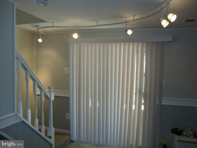 7668 Wolford Way, Lorton, VA 22079 - photo 5