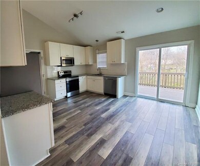 332 Lone Tree Ln, Clover, SC 29710 - photo 5