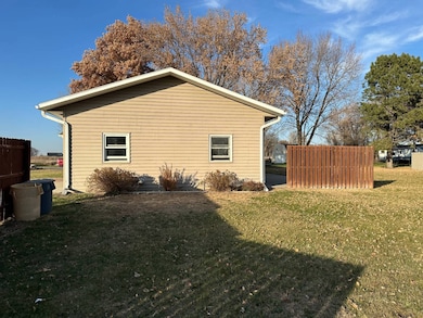 4504 N 1st St, Norfolk, NE 68701 - photo 4