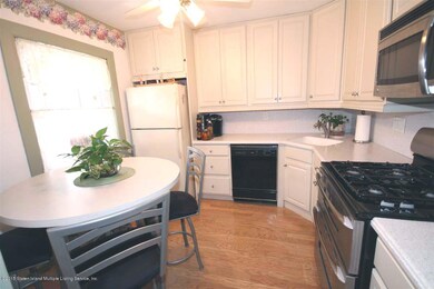 469 Leverett Ave, Staten Island, NY 10308 - photo 4