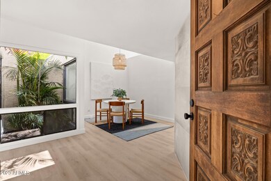705 E Corte Oro