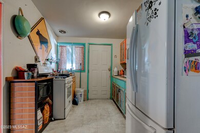 2220_E_35th_St-3