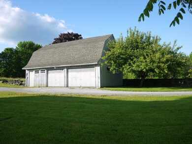 Gambrel barn/ add'tl garage