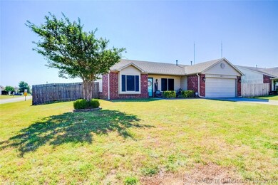 8911 S 258th East Ave, Broken Arrow, OK 74014 - photo 2