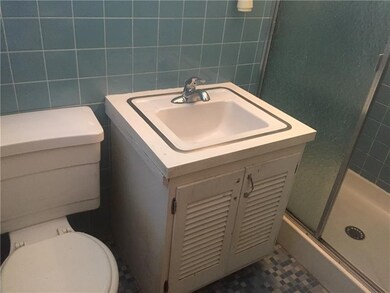 MASTER BATH / SHOWER ONLY / CERAMIC TILE