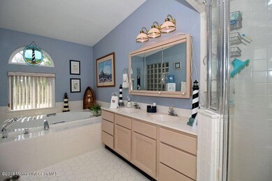3 Donamar Master Bath