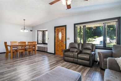 763 N Clark St, Nappanee, IN 46550 - photo 4