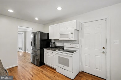 7609 Mulberry Bottom Ln, Springfield, VA 22153 - photo 6