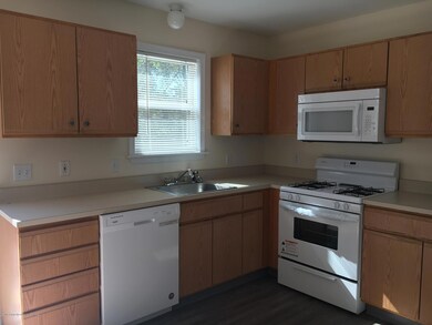 1123 Kerstetter Ct, Scranton, PA 18504 - photo 6