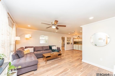 2120 S Woodcrest St, Denham Springs, LA 70726 - photo 3