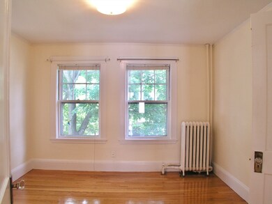 24 Montgomery St unit 2, Cambridge, MA 02140 - photo 3