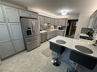 1024 Thomas Dr SW, New Philadelphia, OH 44663 - photo 7