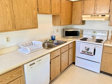 3939 - Kitchen