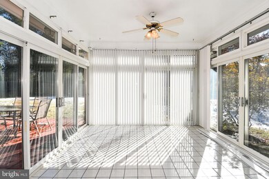 10434 Windsor View Dr, Potomac, MD 20854 - photo 7