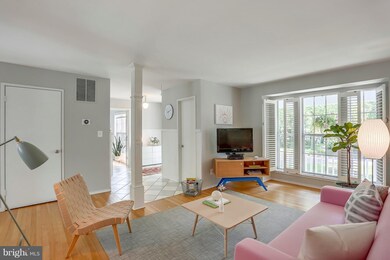 9336 Vineyard Haven Dr, Montgomery Village, MD 20886 - photo 6