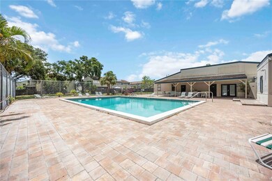 6860 Whitman Ct unit 32B, Sarasota, FL 34243 - photo 2