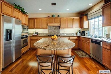 Enjoy Breakfast & Social Gathering Around this Lar