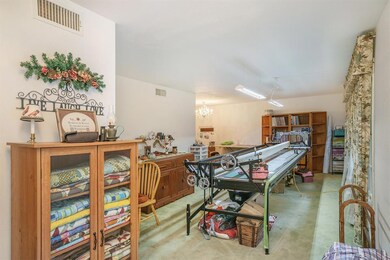 810 S Colonial Dr, Cleburne, TX 76033 - photo 5