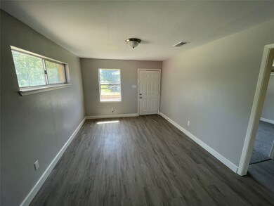 7803 Glass St, Houston, TX 77016 - photo 5