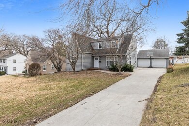6110 Pleasant Dr, Des Moines, IA 50312 - photo 2