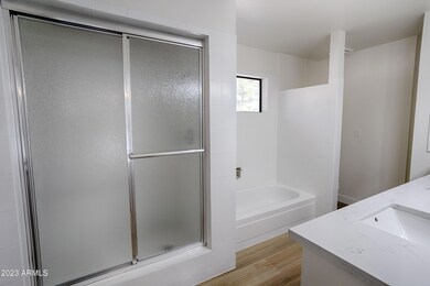 PAX_8100_HDR