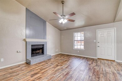 704 Peregrine Dr, Norman, OK 73072 - photo 5