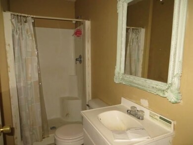 622 Farnam St, Davenport, IA 52803 - photo 6