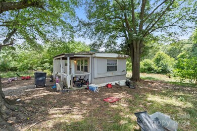 525 Elizabeth Dr, Gastonia, NC 28052 - photo 2