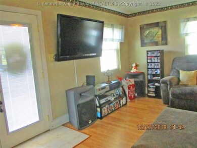 448 22nd St, Dunbar, WV 25064 - photo 3