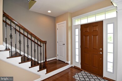 42532 Rowderbury Square, Chantilly, VA 20152 - photo 2