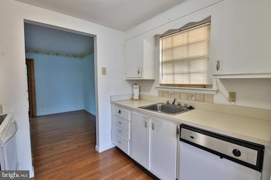 531 Locust Ave, Westminster, MD 21157 - photo 4