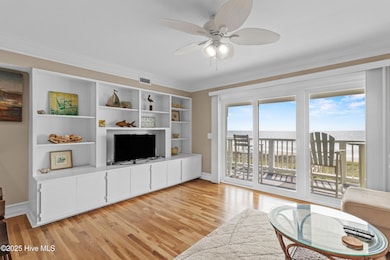 14_living room