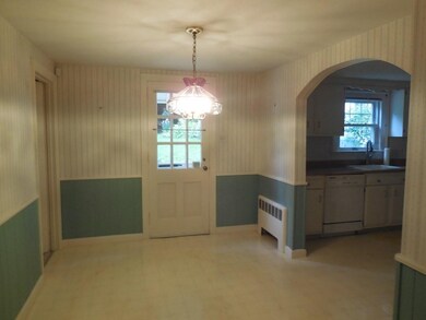 272 Cherry St, Holyoke, MA 01040 - photo 3