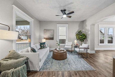 411 8th Ave SW, Cedar Rapids, IA 52404 - photo 3