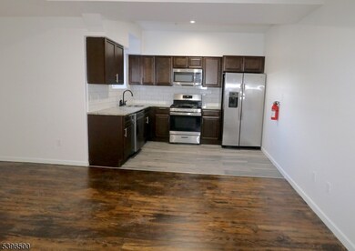 14 Gouverneur St unit 7, Newark, NJ 07104 - photo 7