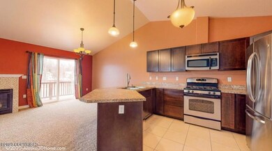 Kitchen & Dining
