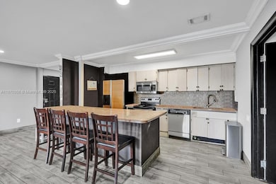 900 Crystal Lake Dr unit 2B, Pompano Beach, FL 33064 - photo 6