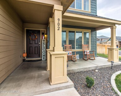 902 Crystal Ave, Moxee, WA 98936 - photo 3