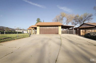 1013 Cypress Way, Tehachapi, CA 93561 - photo 4