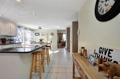 9 Windsor Dr, Litchfield, NH 03052 - photo 6