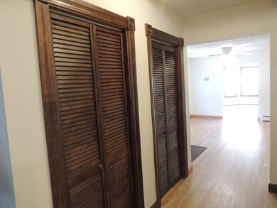 90 Willow St unit 2, Clinton, MA 01510 - photo 5