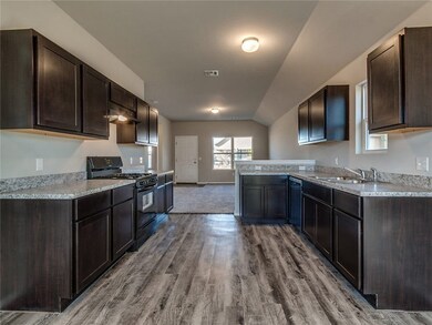 1038 S Morningside Dr, Fayetteville, AR 72701 - photo 4