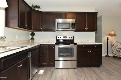 723 Dennis Rd, Jacksonville, NC 28546 - photo 7