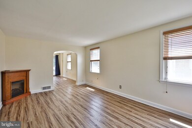 204 Lakeview Dr, Ridley Park, PA 19078 - photo 4