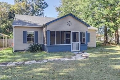322 Third St N, Wiggins, MS 39577 - photo 2