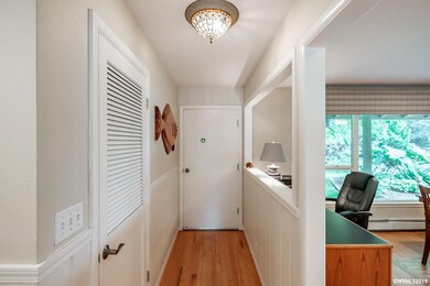 526 South Nebergall Loop NE, Albany, OR 97321 - photo 5