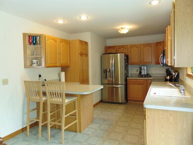 1346 Sherwood Forest Rd, Stroudsburg, PA 18360 - photo 2