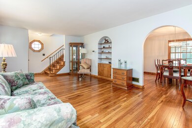 130 E Schreyer Place, Columbus, OH 43214 - photo 4